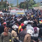 Jenasah Korban Penikaman Wamena di Antar Ribuan Massa ke Bandara