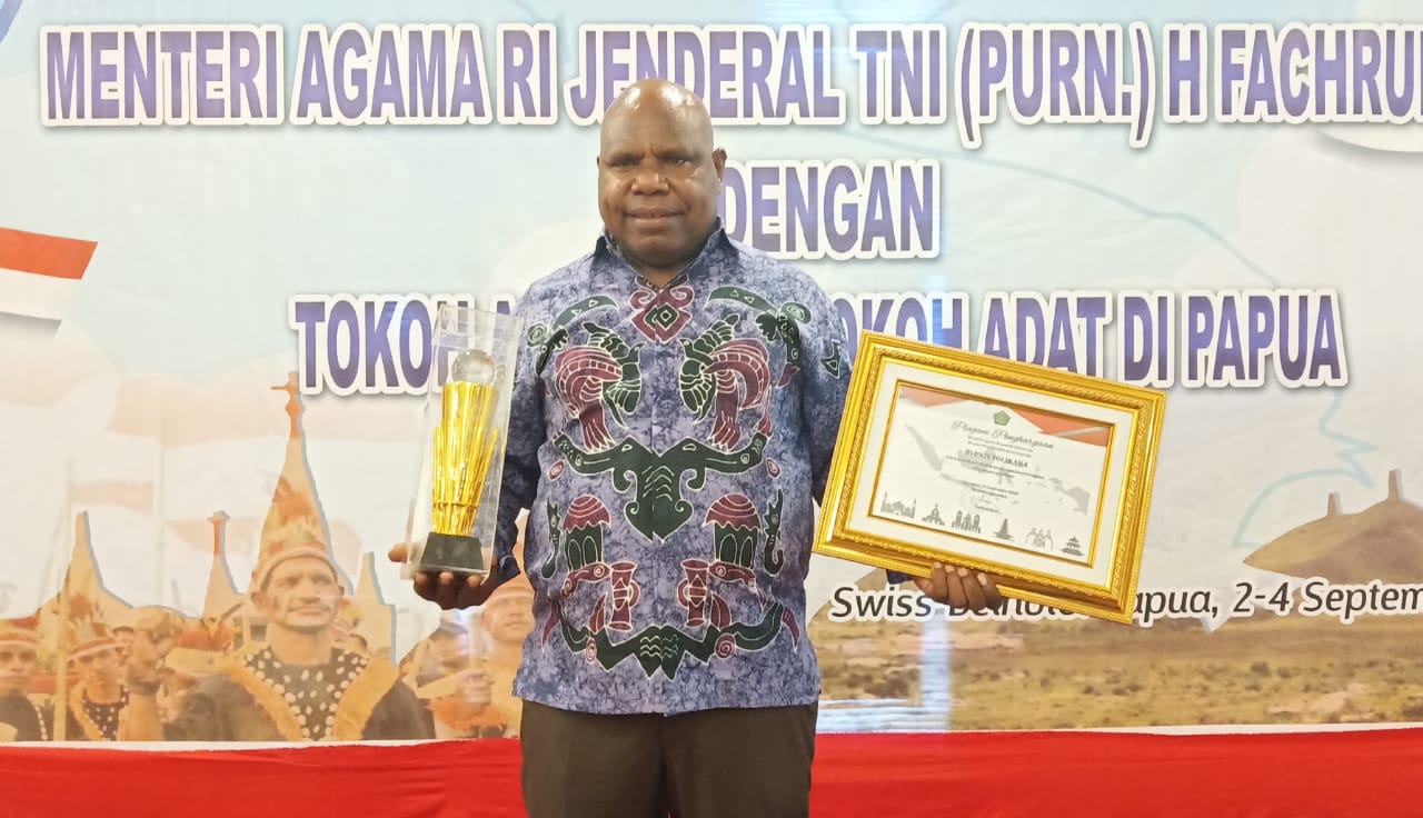 Tolikara Terima Penghargaan dari Kemenag RI, Ini Rahasia Bupati Usman Wanimbo