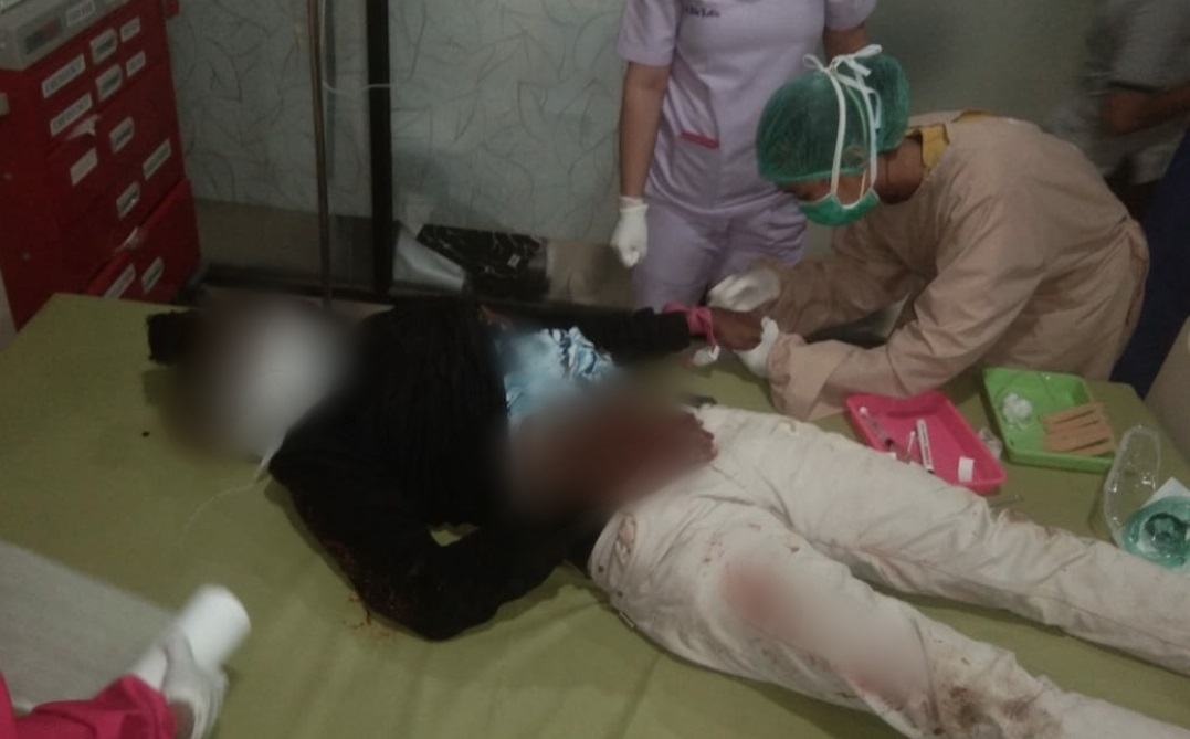 Nongkrong di Dekat Pantai Holtekam, Pamudi Dibacok OTK