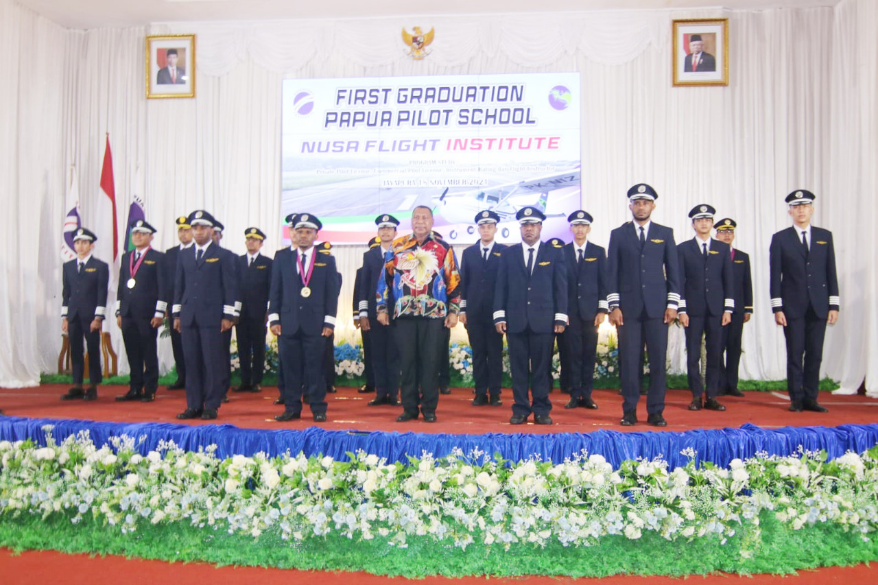 22 Pilot dan Instruktur Nusa Flight Institute Diwisuda