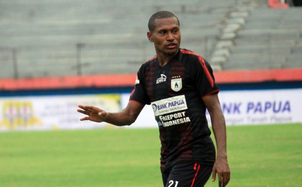 Persipura Panggil Pulang Tinus Pae