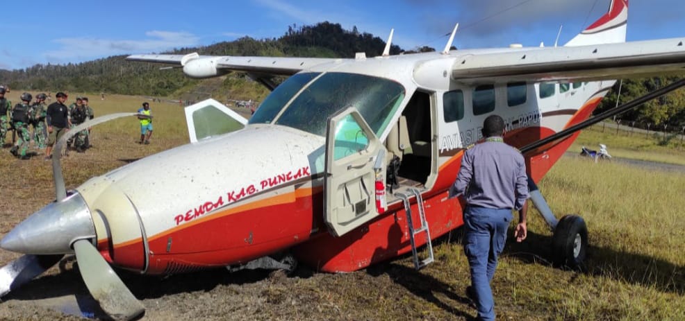 Pecah Ban, Pesawat SAS Tergelincir di Bandara Bilorai Sugapa   
