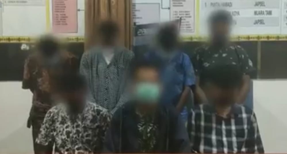 Tujuh Remaja Perusak Lampu Jembatan Penyeberangan di Padang Bulan Minta Maaf