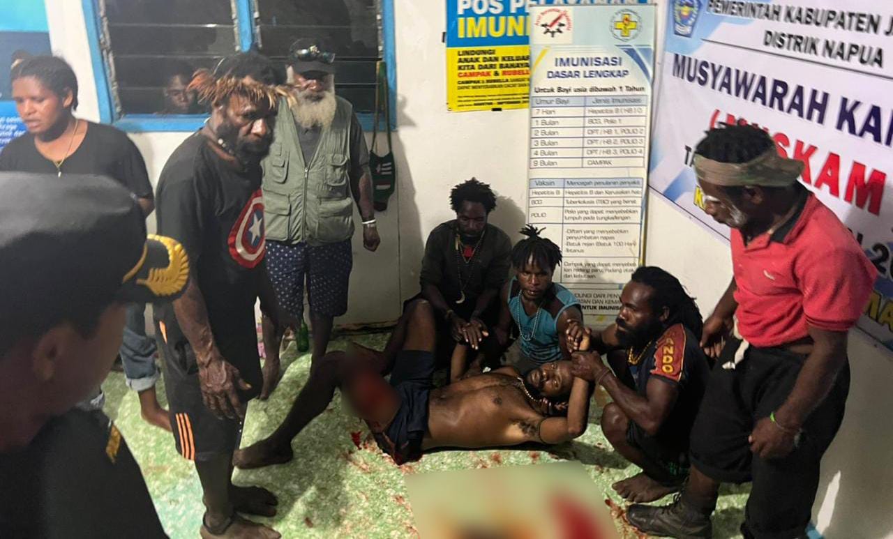 Perang Antar Keluarga di Kampung Yomaima, 17 Orang Terluka