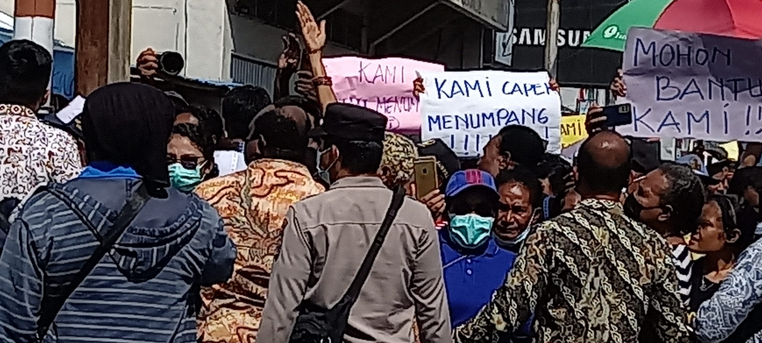 Sekolah Dipalang, Ortu dan Siswa SMPN 1 Sentani Ngadu ke Jokowi