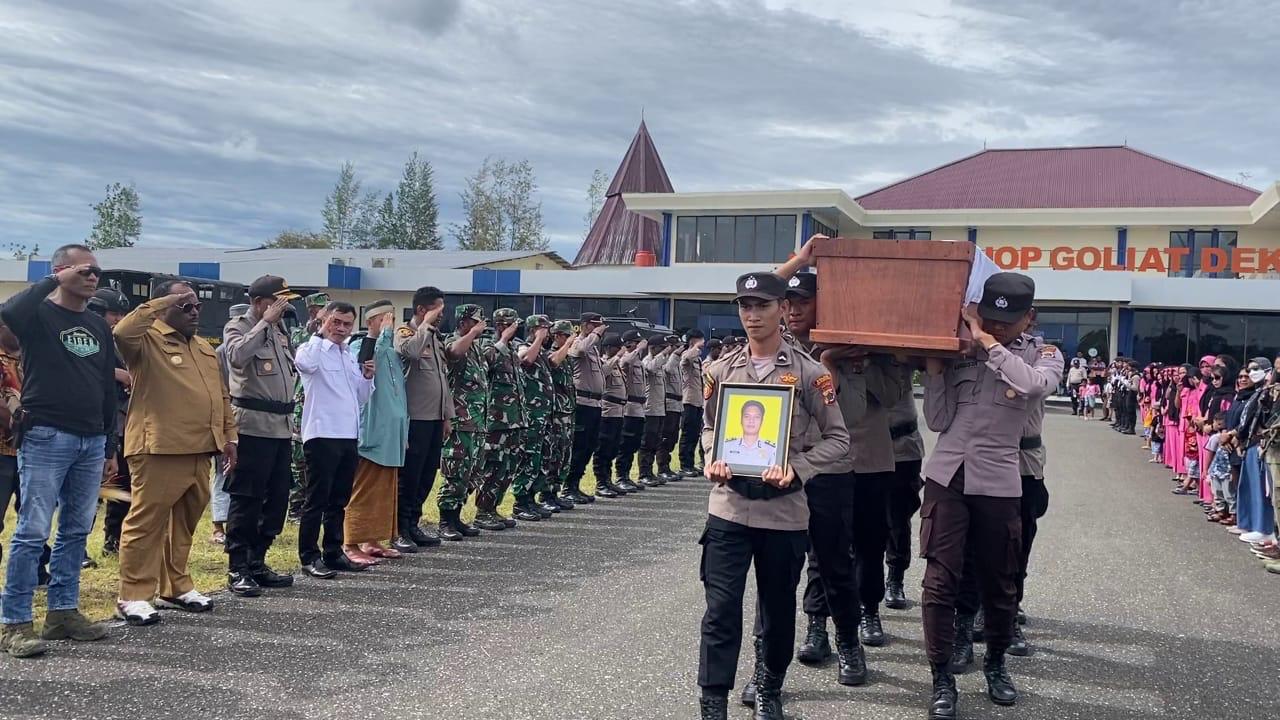 Jenazah Polisi Korban Tembak OTK di Yahukimo Tiba di Jayapura