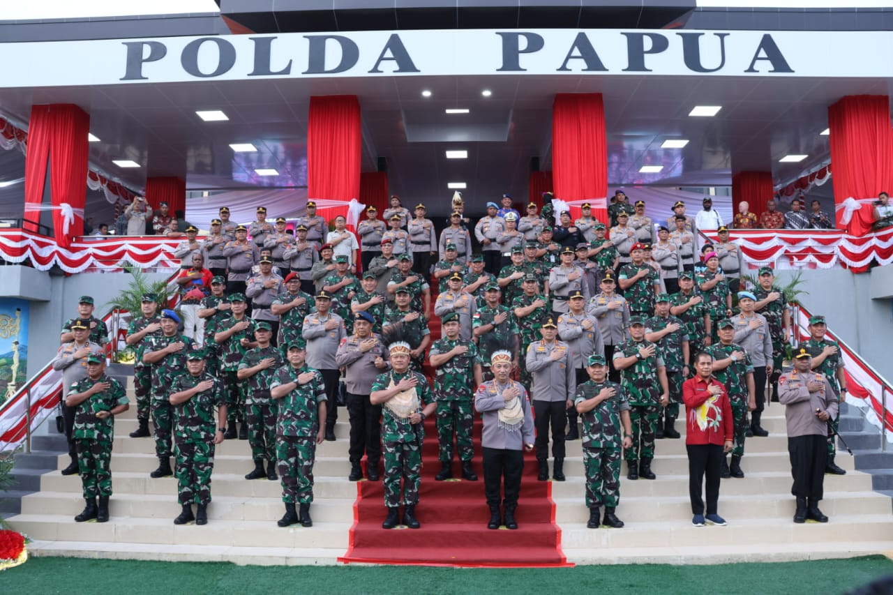 Peresmian Kantor Baru Polda Papua Bertaburan Bintang, Kapolri: Ini Sejarah di Indonesia