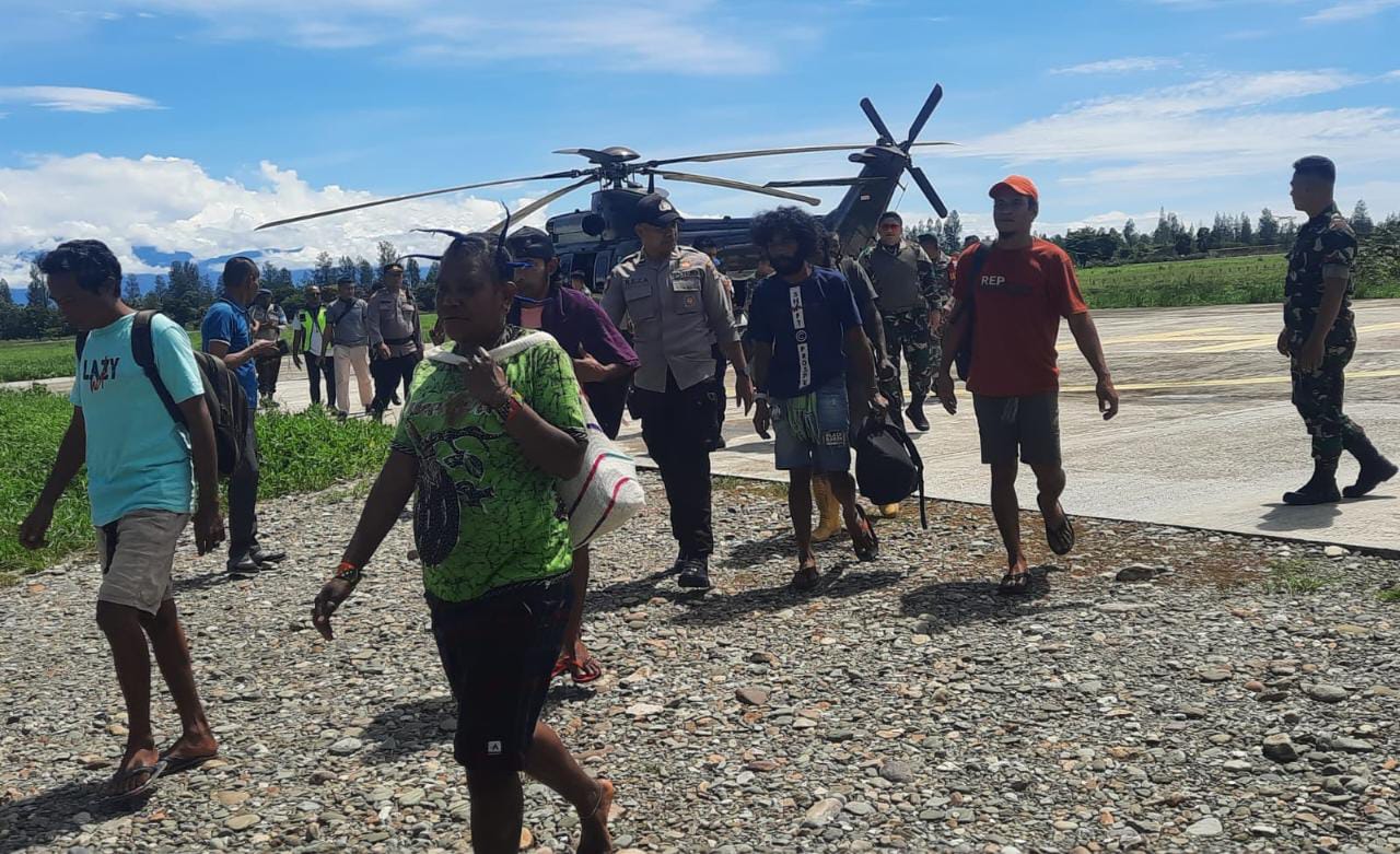 Tim Gabungan Kembali Evakuasi 18 Pekerja dan Warga Sipil dari Nduga