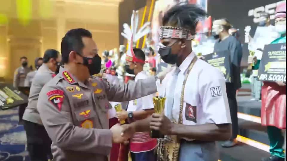 Anak Asmat Pemenang Lomba Menulis Surat untuk Kapolri Lulus Bintara Polri