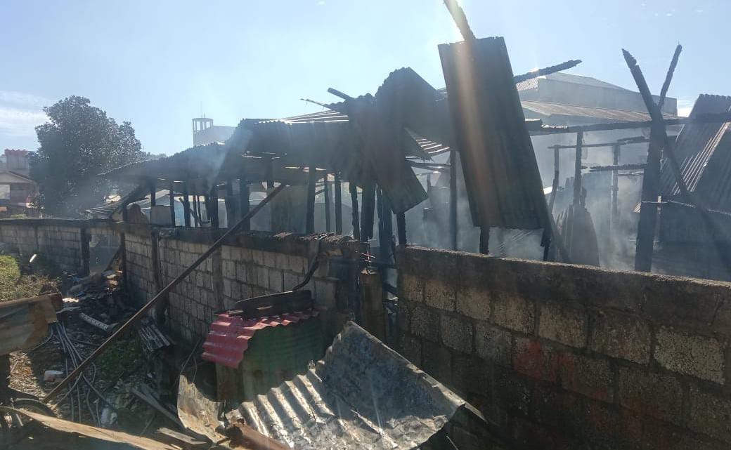 Korsleting Listrik, 2 Rumah di Entrop Terbakar