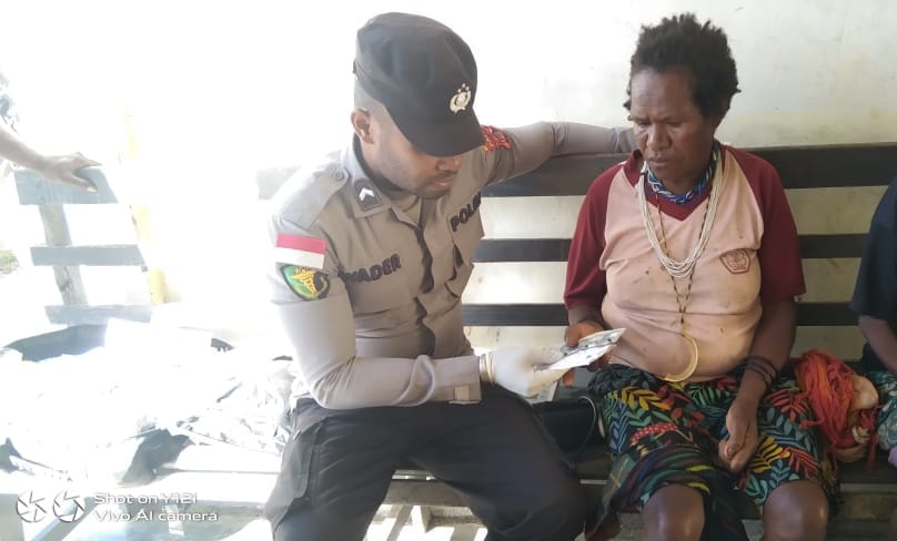 Penderita ISPA di Intan Jaya Diobati Tim Keladi Sagu