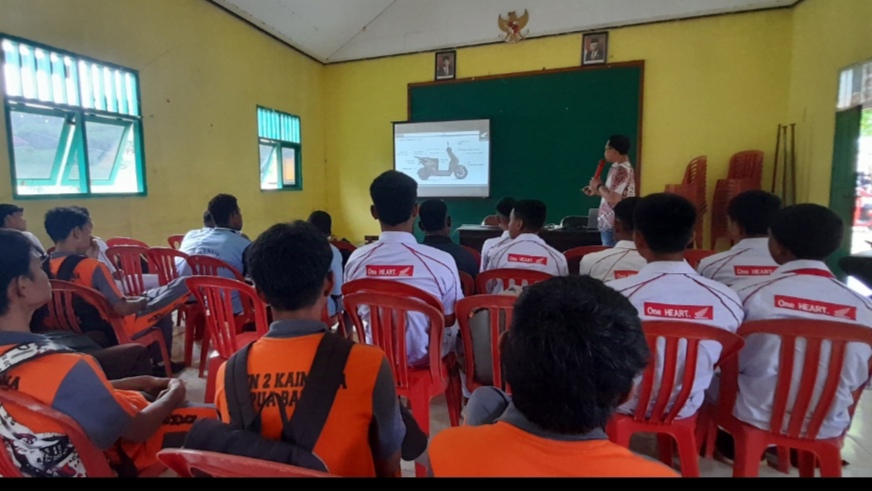 Motor Listrik Honda, EM 1 Diperkenalkan di SMK Negeri 2 Kaimana
