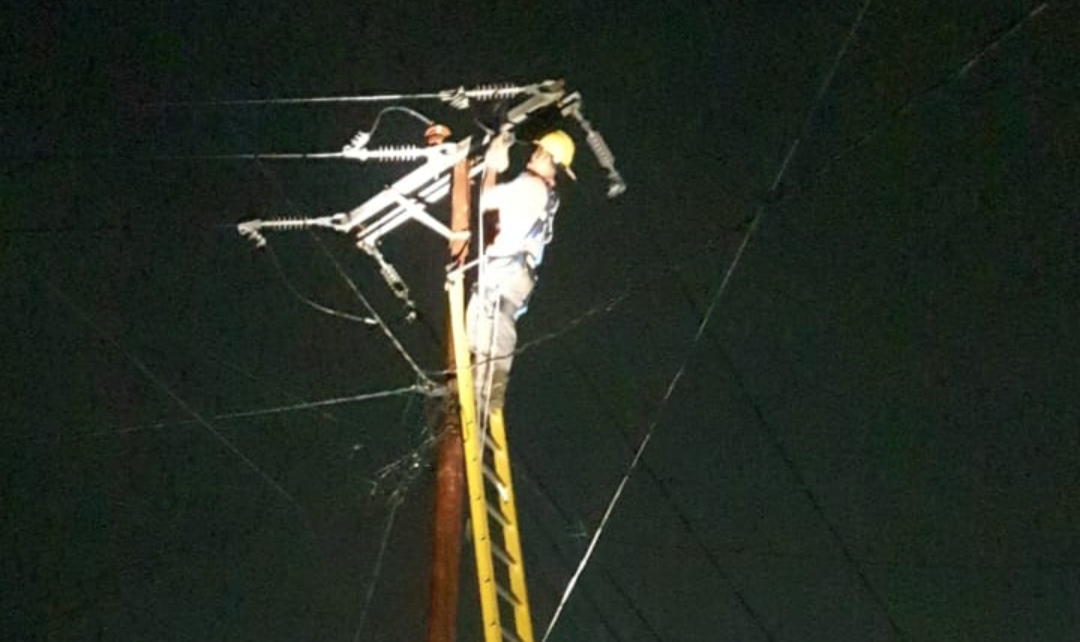 Gerak Cepat PLN Pulihkan Suplai Listrik Saat Cuaca Ekstrem di Jayapura