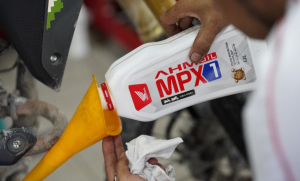 Pecinta Motor Honda? AHM Oil MPX Solusinya!