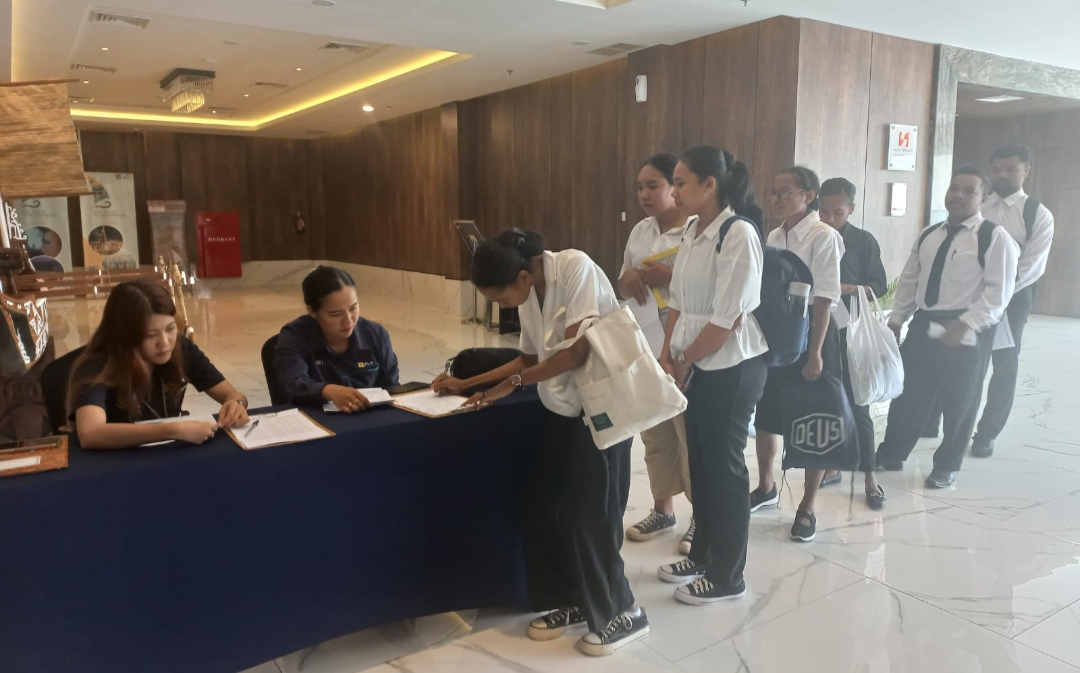 Buka Lowongan Kerja Khusus OAP, Ribuan Pencaker ‘Geruduk’ Situs Resmi PLN 