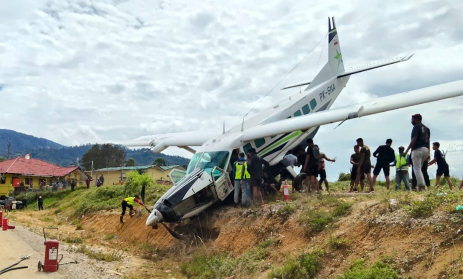 Terbang dari Timika, Pesawat Caravan Tergelincir Saat Landing di Lapter Tiom