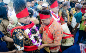 Tiba di Jayapura, Gubernur Fakhiri : Pesta Rakyat Kemenangan Mariyo Digelar 25 Oktober 2025