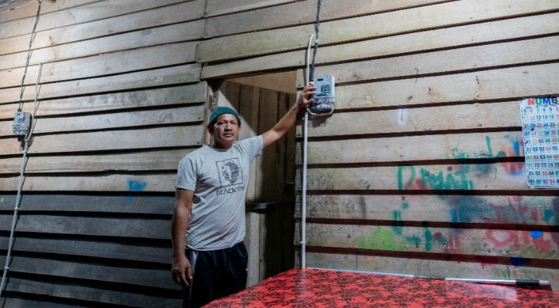 Usai Berbagi Akses Listrik bersama Belasan Rumah Tangga, Kini La Haidi ...