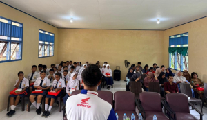 Astra Motor Papua Gelar ‘Safety Riding Goes to School’ di SMPN 1 Kabupaten Sorong