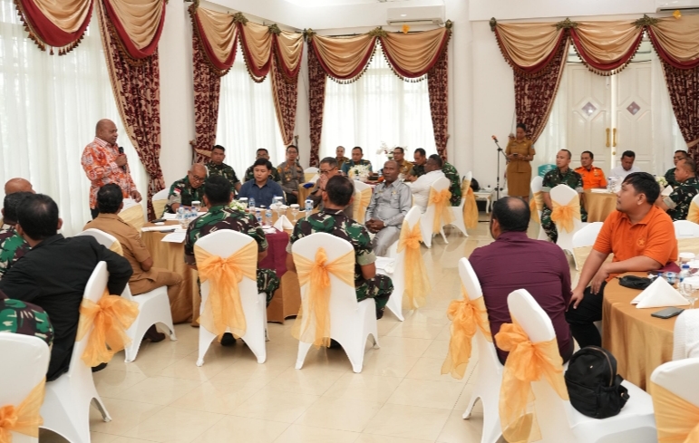 Gubernur Fakhiri Pimpin Rapat Persiapan Kunjungan Wapres Gibran ke Biak