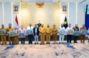 Gubernur Fakhiri Salurkan Rp5,75 Milyar Dana Hibah untuk Lembaga dan Sekolah Keagamaan