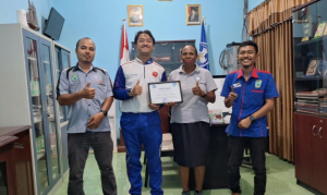 Peduli Keselamatan Berkendara, AMP Terima Penghargaan dari SMKN 1 Sorong