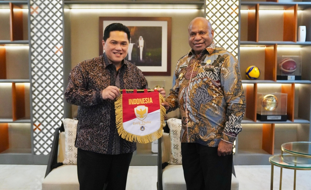 Erick Thohir Apresiasi Komitmen Gubernur Fakhiri Majukan Dunia Sepakbola di Papua