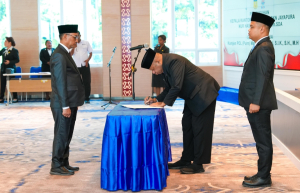 Nur Hasan Dikukuhkan Sebagai Kepala BKN Regional IX, Gubernur Fakhiri: Tingkatkan Kualitas Pelayan Publik!