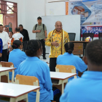 Tinjau Sekolah Rakyat dan Dapur MBG di Sarmi, Gubernur Fakhiri: Pendidikan dan Makanan Bergizi Harus Seimbang