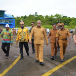 Tinjau Bandara Botawa Waropen, Gubernur Fakhiri: Runway Akan Diperpanjang untuk Pesawat ATR