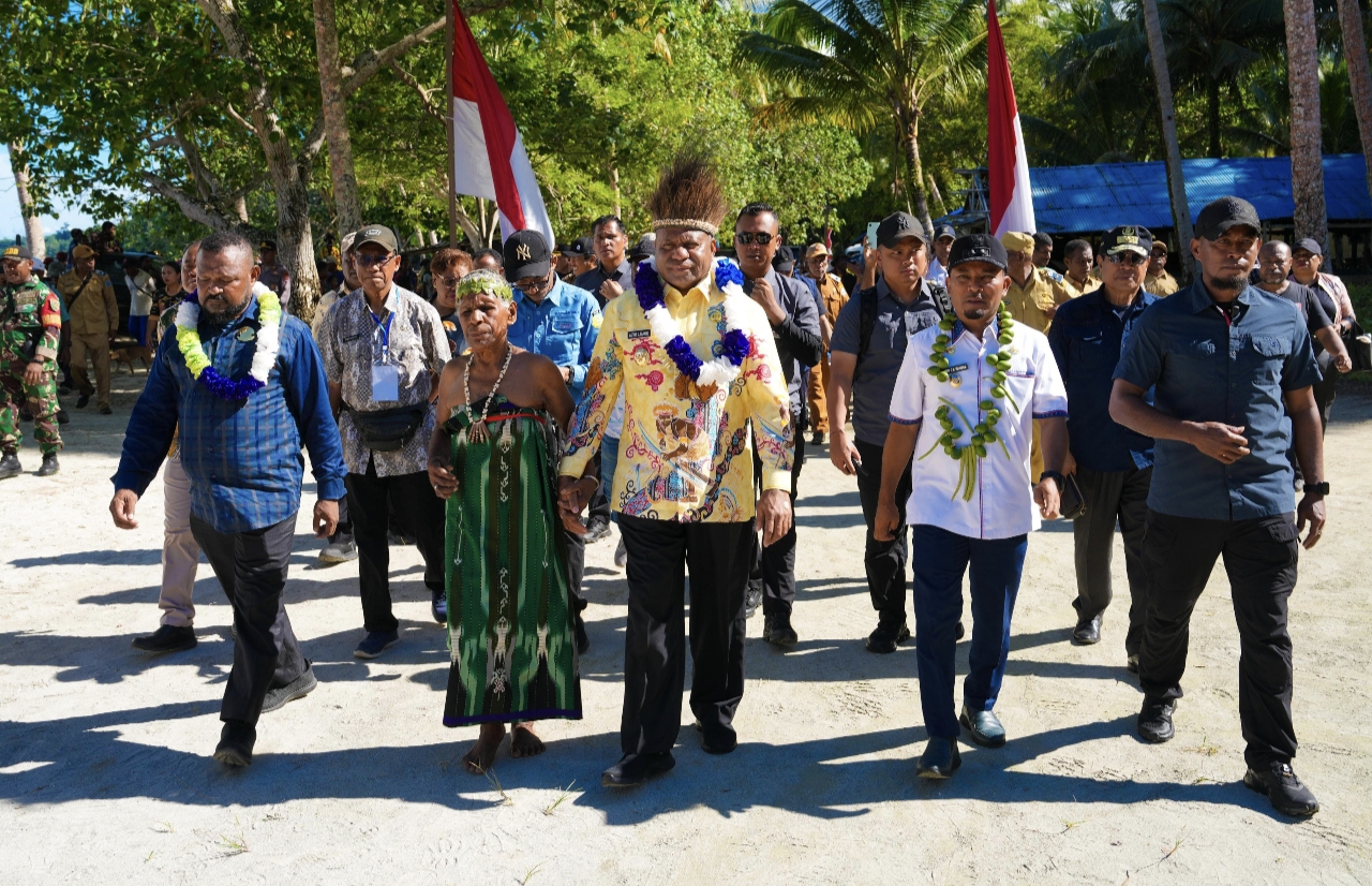 Tingkatkan Perekonomian Rakyat di Wilayah Pesisir Papua, Gubernur Fakhiri Fokus pada Perbaikan Infrastruktur Transportasi