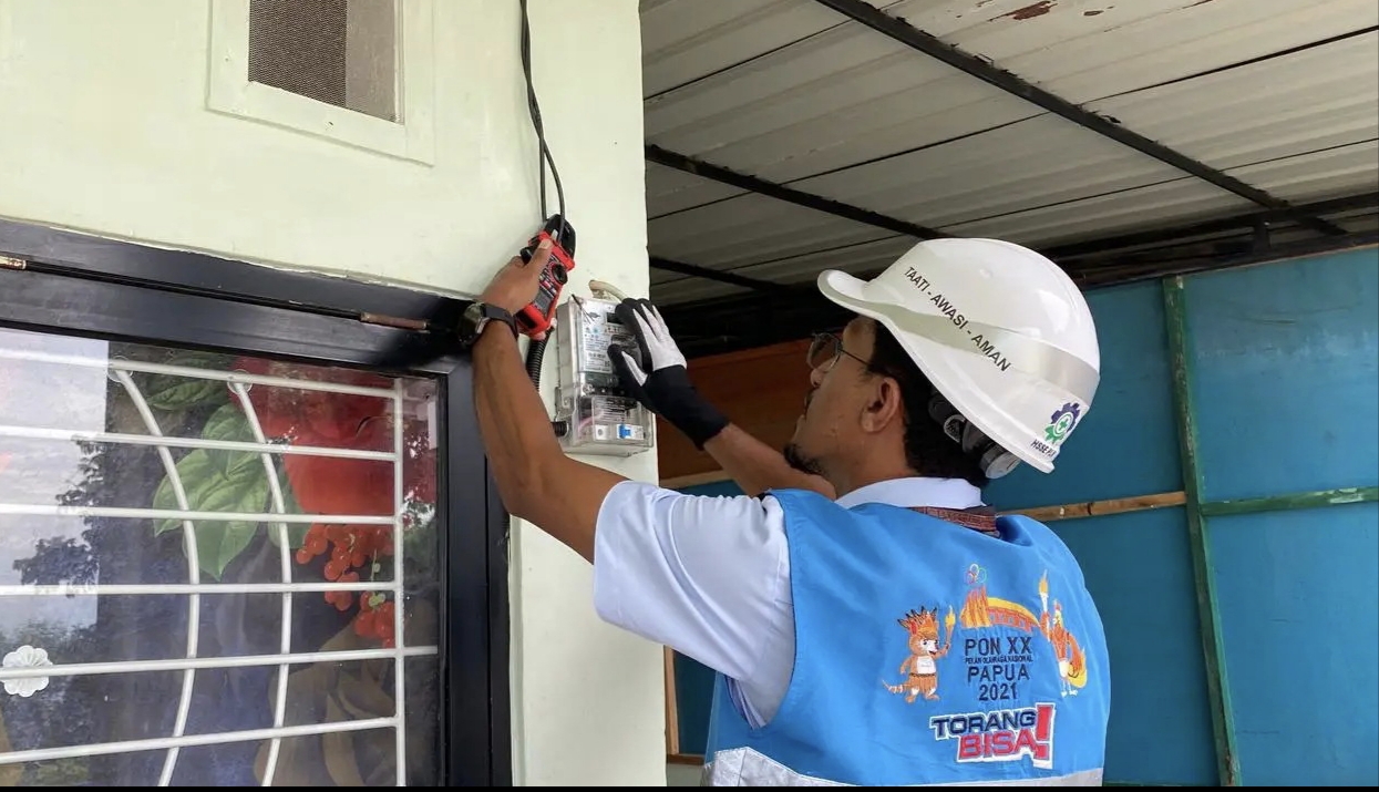 Kolaborasi PLN – Kodam XVII/Cenderawasih Wujudkan Listrik Aman