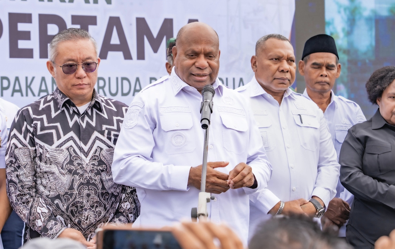 Gubernur Fakhiri Letakkan Batu Pertama Pembangunan Pabrik Pakan Garuda Bumi Papua di Keerom