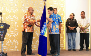 Lepas Kontingen Pesparawi Nasional XIV, Gubernur Fakhiri: Bernyanyilah untuk Kemuliaan Nama Tuhan