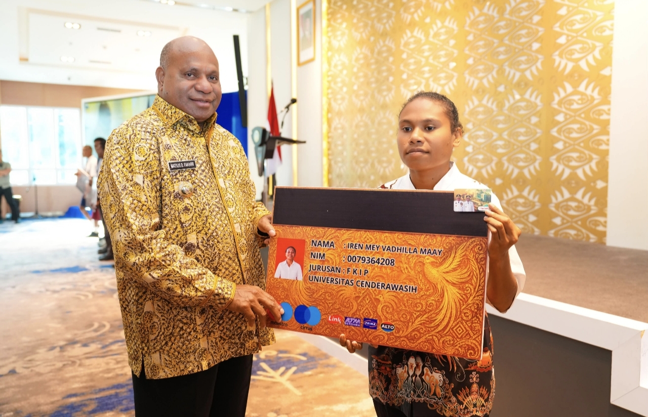 Penuhi Janji Saat Kampanye, Gubernur Fakhiri Resmi Luncurkan Kartu Pace Mace untuk Wujudkan SDM Unggul Papua