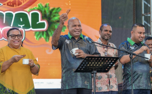 Buka FCS 2026, Gubernur Fakhiri: Sagu Bukan Sekadar Bahan Pangan, Tetapi adalah Identitas Orang Papua