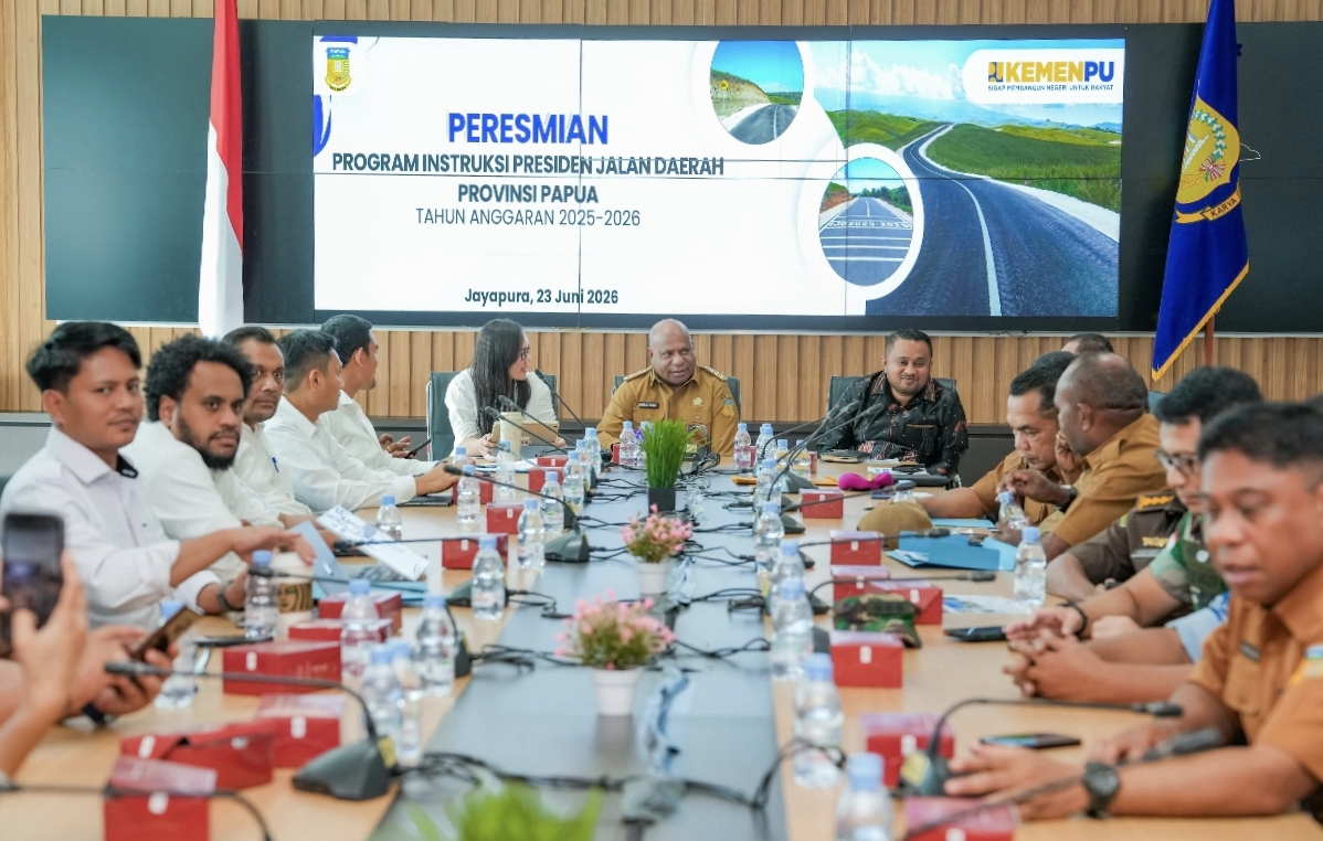 Gubernur Fakhiri Apresiasi Program Inpres Jalan Daerah Presiden Prabowo, Buka Akses ke Pedalaman Papua