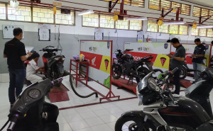 Astra Motor Papua Bekali Siswa SMK Negeri 3 Jayapura Dengan Standar Industri Melalui Uji Kompetensi Keahlian DUDI