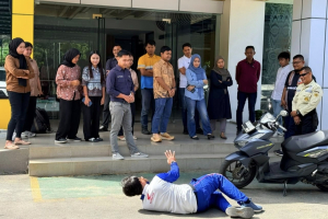 Praktik Langsung Safety Riding Berbuah Apresiasi, Astra Motor Papua Raih Penghargaan dari United Tractors Jayapura