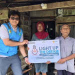 13 Tahun Berteman Pelita dan Teror Hewan Liar, Rumah Karyo Kini Benderang Berkat Light Up The Dream PLN