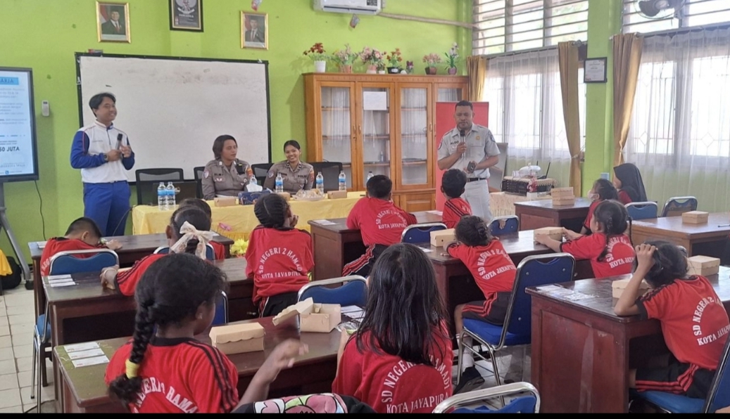 Bina Keselamatan Sejak Dini, Astra Motor Papua Hadirkan Edukasi di SDN 2 Hamadi