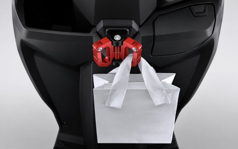 Dapatkan Free Gift Foldable Hook Untuk Pembelian Sepeda Motor Honda 