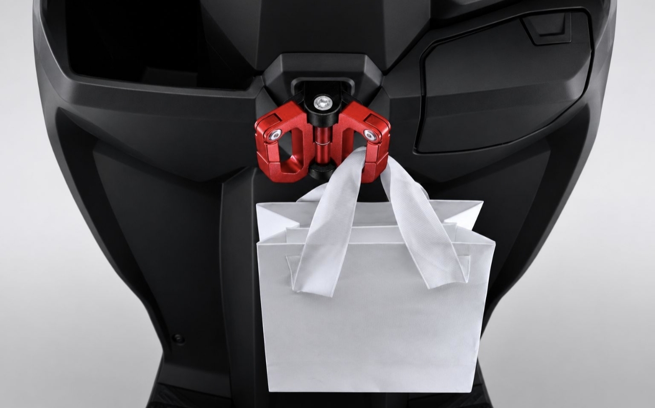 Dapatkan Free Gift Foldable Hook Untuk Pembelian Sepeda Motor Honda 