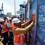 Dorong Penguatan Ekonomi Berbasis Potensi Lokal, Wagub Papua Lepas Pengiriman 30 Ton Kopra Sarmi