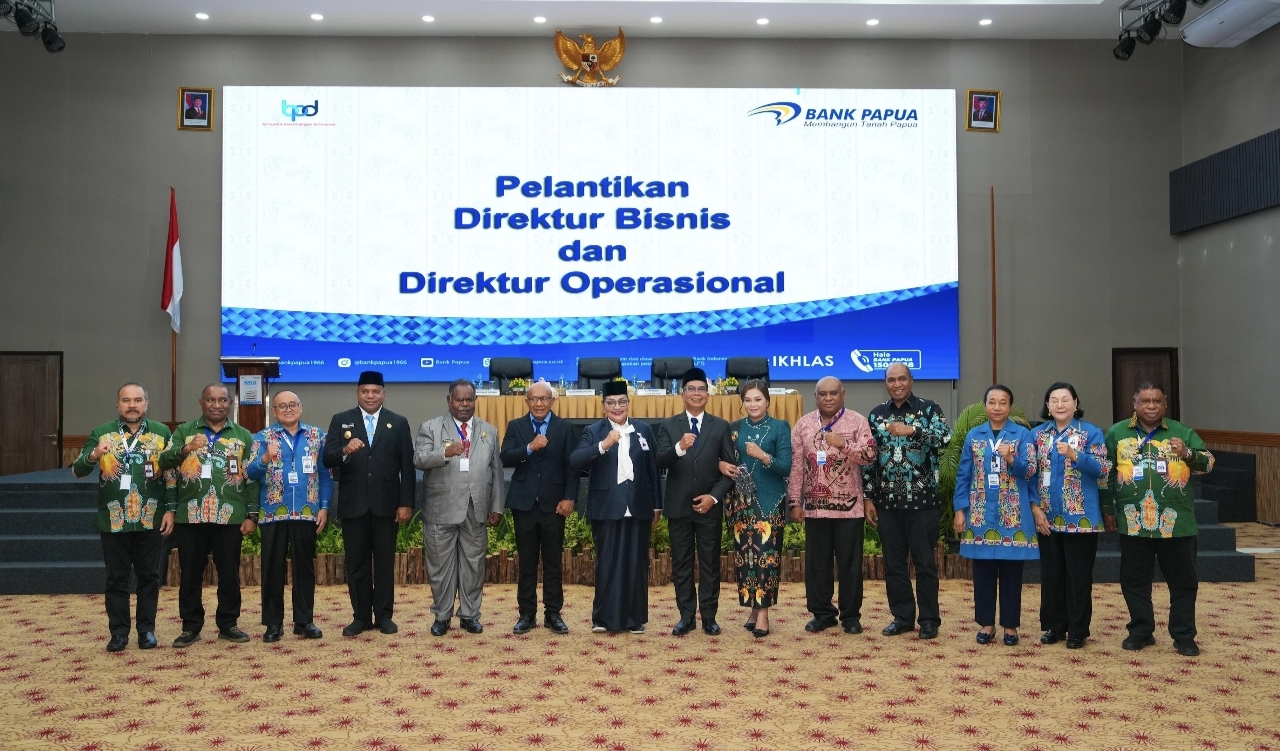 Lantik Dua Direktur Bank Papua, Gubernur MDF: Perkuat Layanan Digitalisasi dari Pesisir Hingga Pegunungan