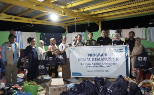 YBM PLN Salurkan Bantuan Logistik dan Penerangan bagi Korban Kebakaran Dok V Bawah
