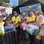 Golkar Papua Peduli, Sambangi dan Beri Bantuan Bagi Korban Kebakaran Dok V