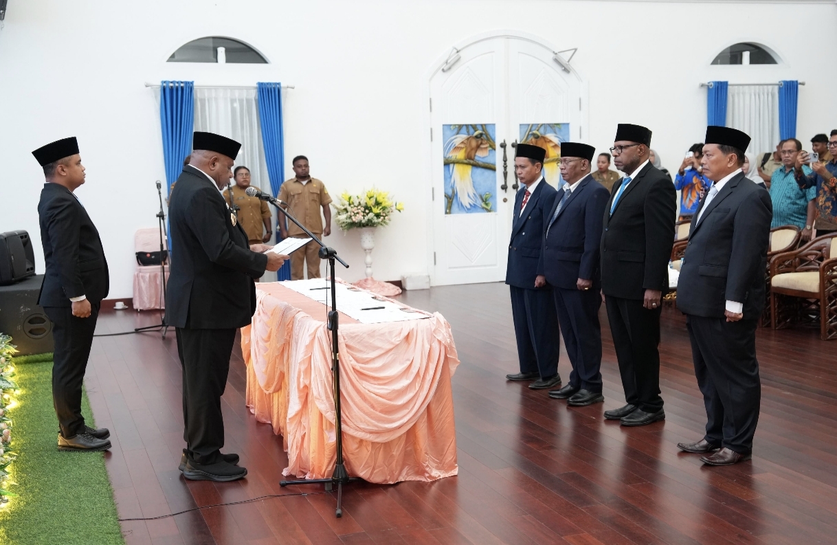 Lantik Pimpinan PT Jamkrida Papua, Gubernur MDF Tekankan 5 Program Prioritas