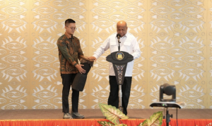 Gubernur MDF: Penyusunan Regulasi Pengadaan Barang dan Jasa di Kampung Harus Sesuai Aturan