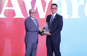 Transformasi Berorientasi Pelanggan, PLN Raih Sector Champion dan Runner Up BUMN Layanan Terbaik Danantara Indonesia CX100 Award 2026